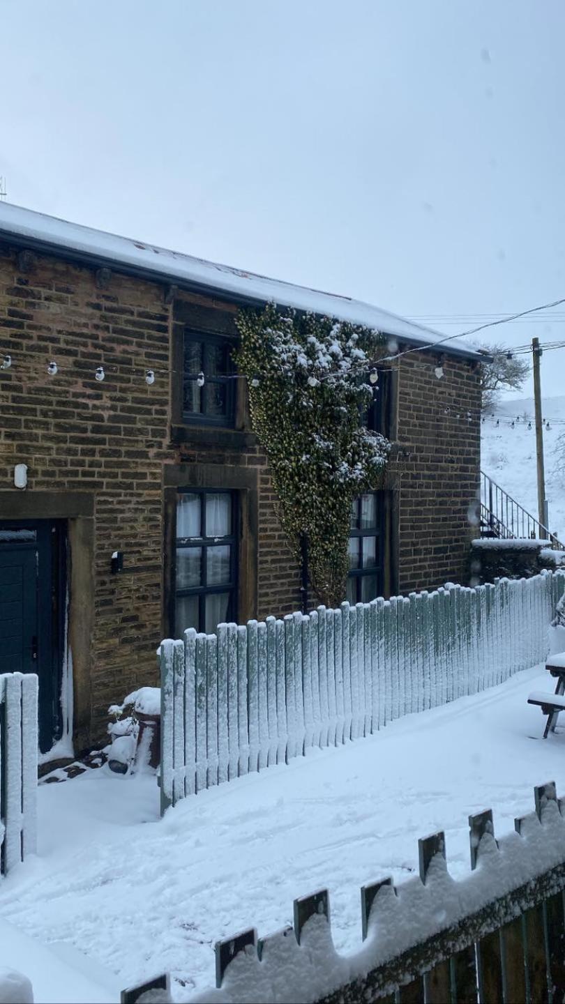 Hotel Trawden Arms Community Owned Pub à Winewall Extérieur photo